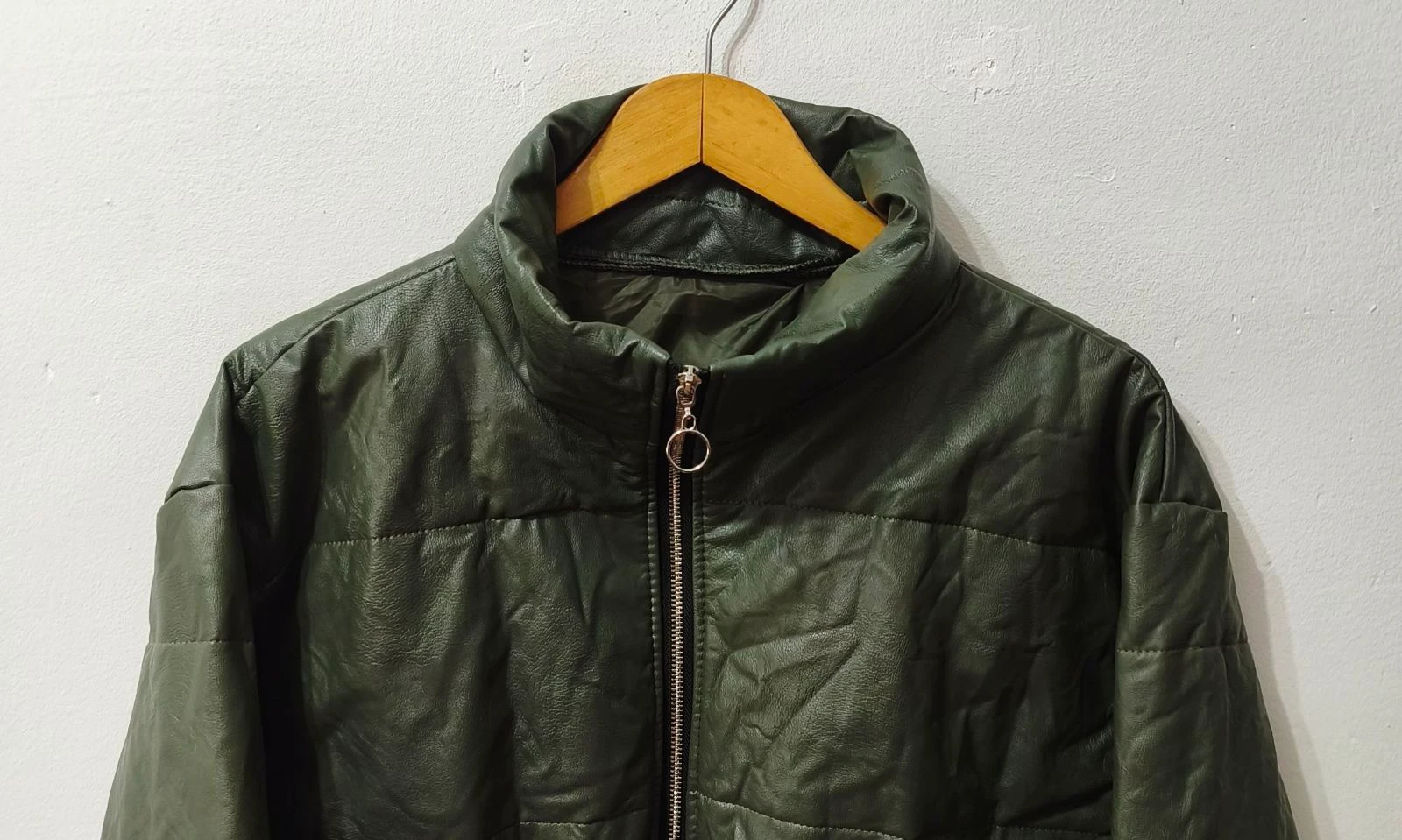 Dark green women's bomber jacket Size S-M – photo 3